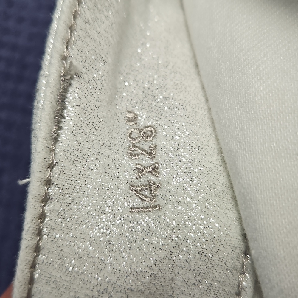 Tommy Bahama Metallic High Rise Ankle Denim: Metallic White/Silver: Size- 14 - Picture 15 of 15
